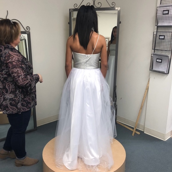 Elegant Girls Party Gown ~NEVER WORN!!! ~Simply Gorgeous Make Me An OFFER!! - Picture 4 of 12